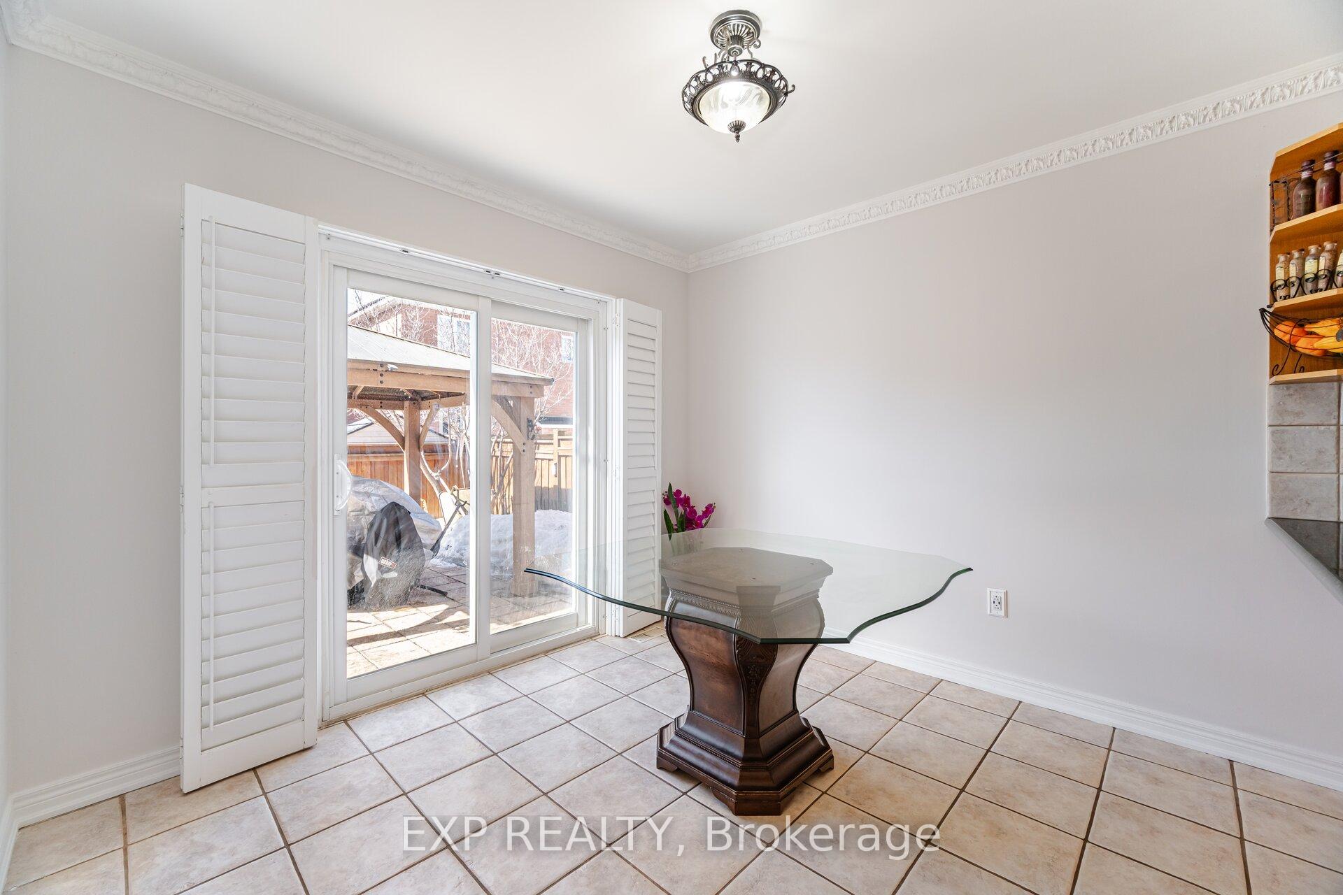Photo 17 of 38 Wilcox Road, Vaughan, Maple — HOMEH