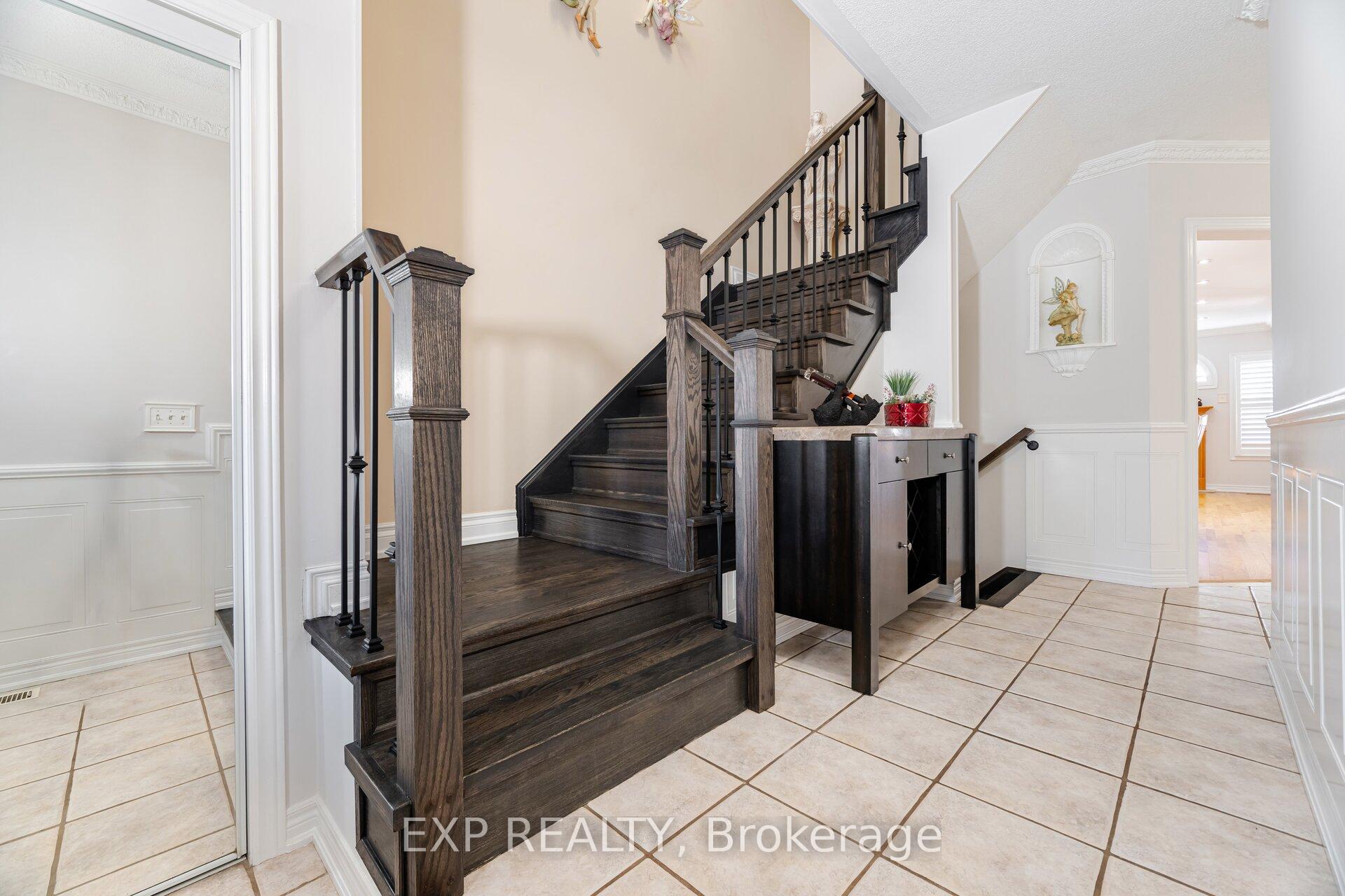 Photo 21 of 38 Wilcox Road, Vaughan, Maple — HOMEH