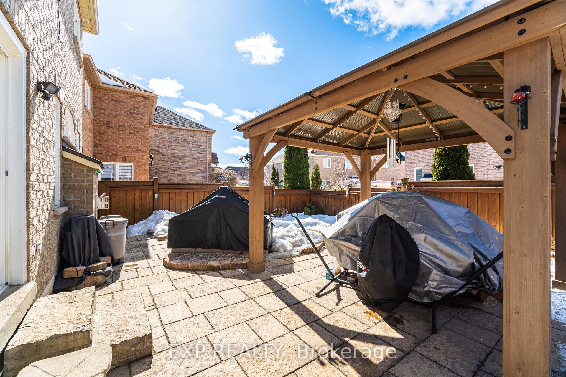 Photo 37 of 38 Wilcox Road, Vaughan, Maple — HOMEH