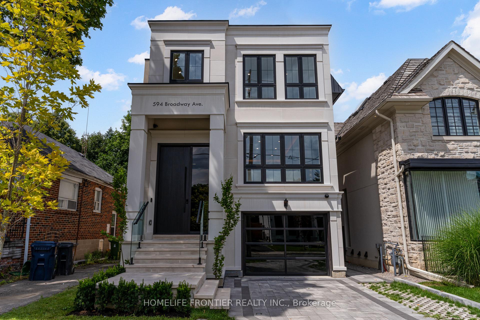 Front of 594 Broadway Avenue