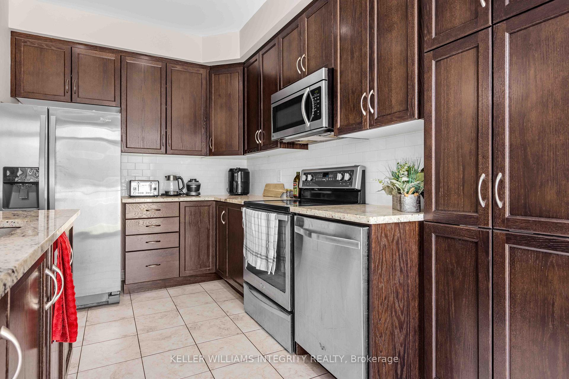 Photo 7 of 556 Via Mattino Way, Ottawa, Barrhaven - Longfields — HOMEH