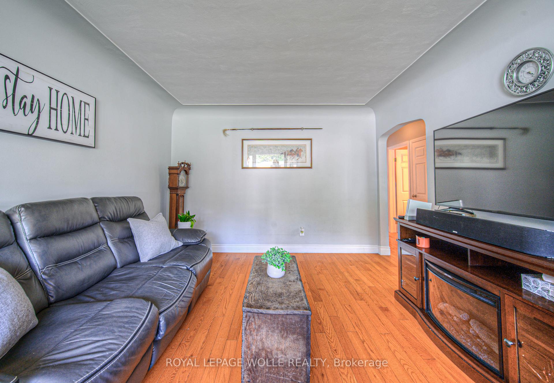 Photo 8 of 1584 Concession Road, Cambridge — HOMEH