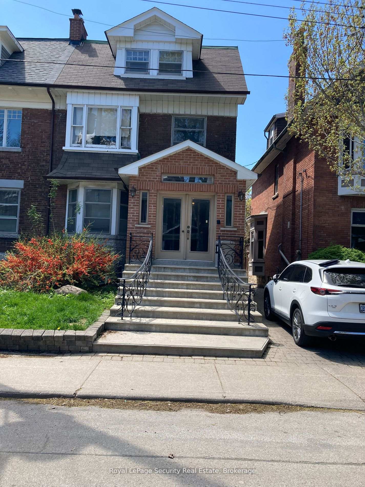 Photo 4 of 122 Delaware Avenue, Toronto, Palmerston-Little Italy — HOMEH