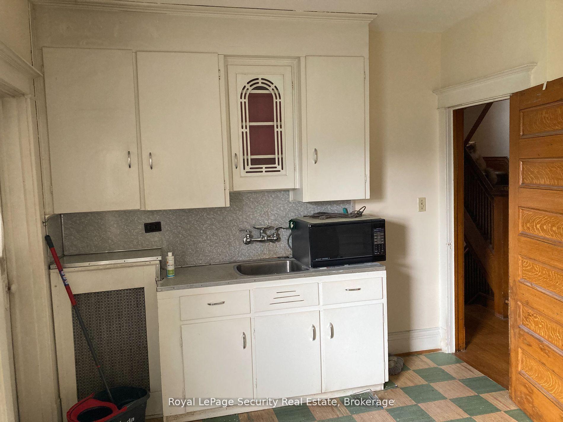 Photo 10 of 122 Delaware Avenue, Toronto, Palmerston-Little Italy — HOMEH