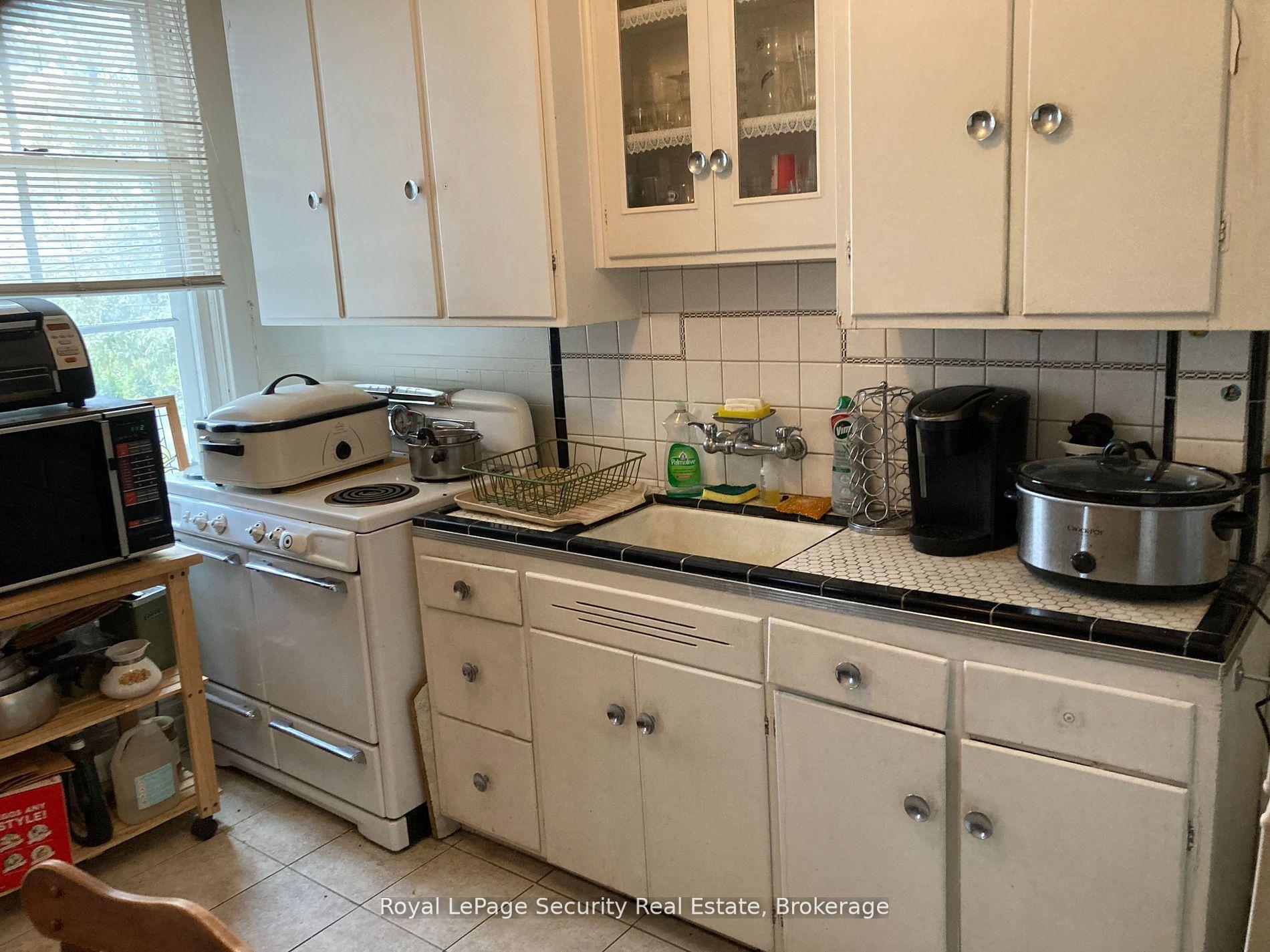 Photo 11 of 122 Delaware Avenue, Toronto, Palmerston-Little Italy — HOMEH