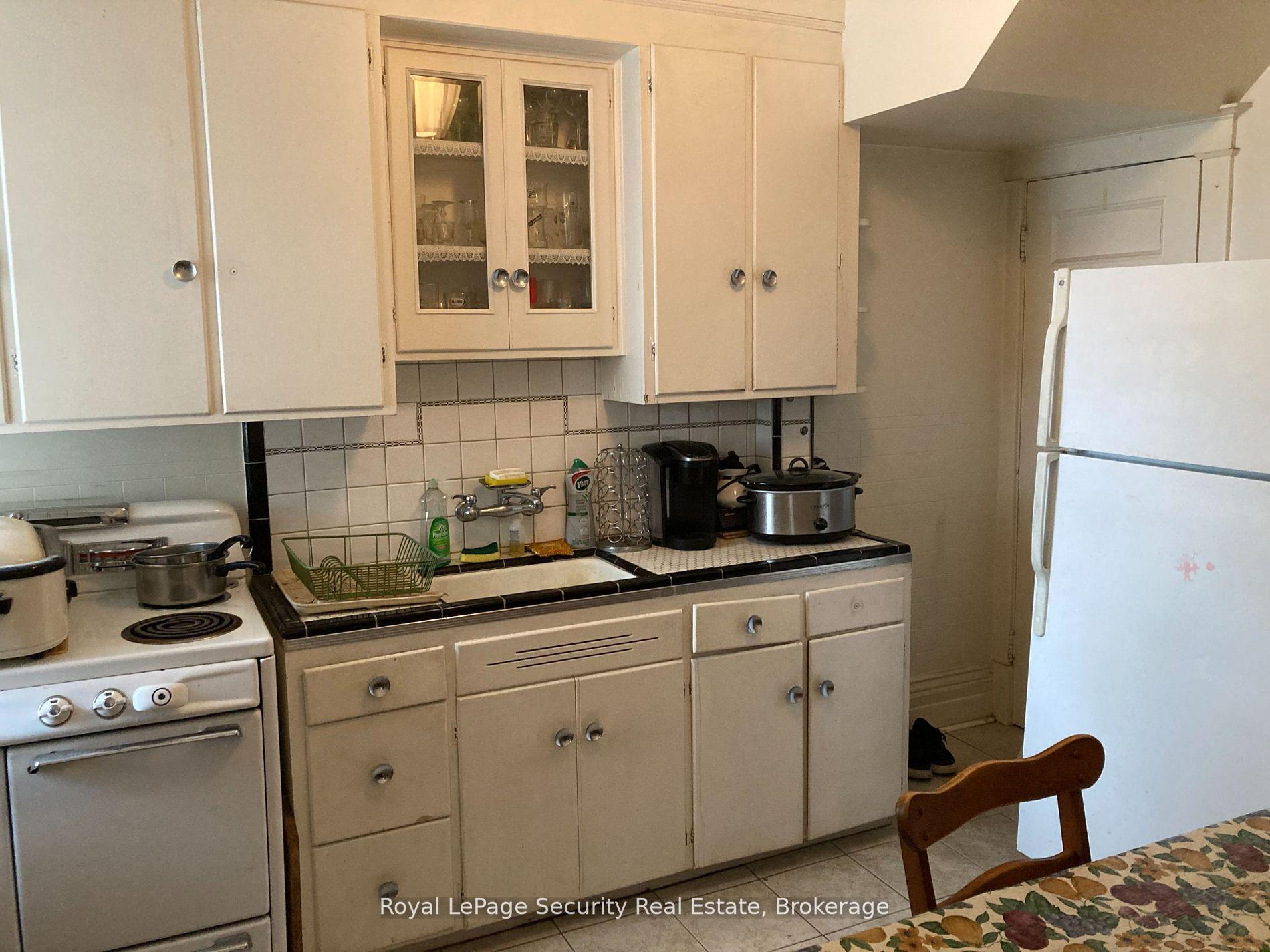Photo 9 of 122 Delaware Avenue, Toronto, Palmerston-Little Italy — HOMEH