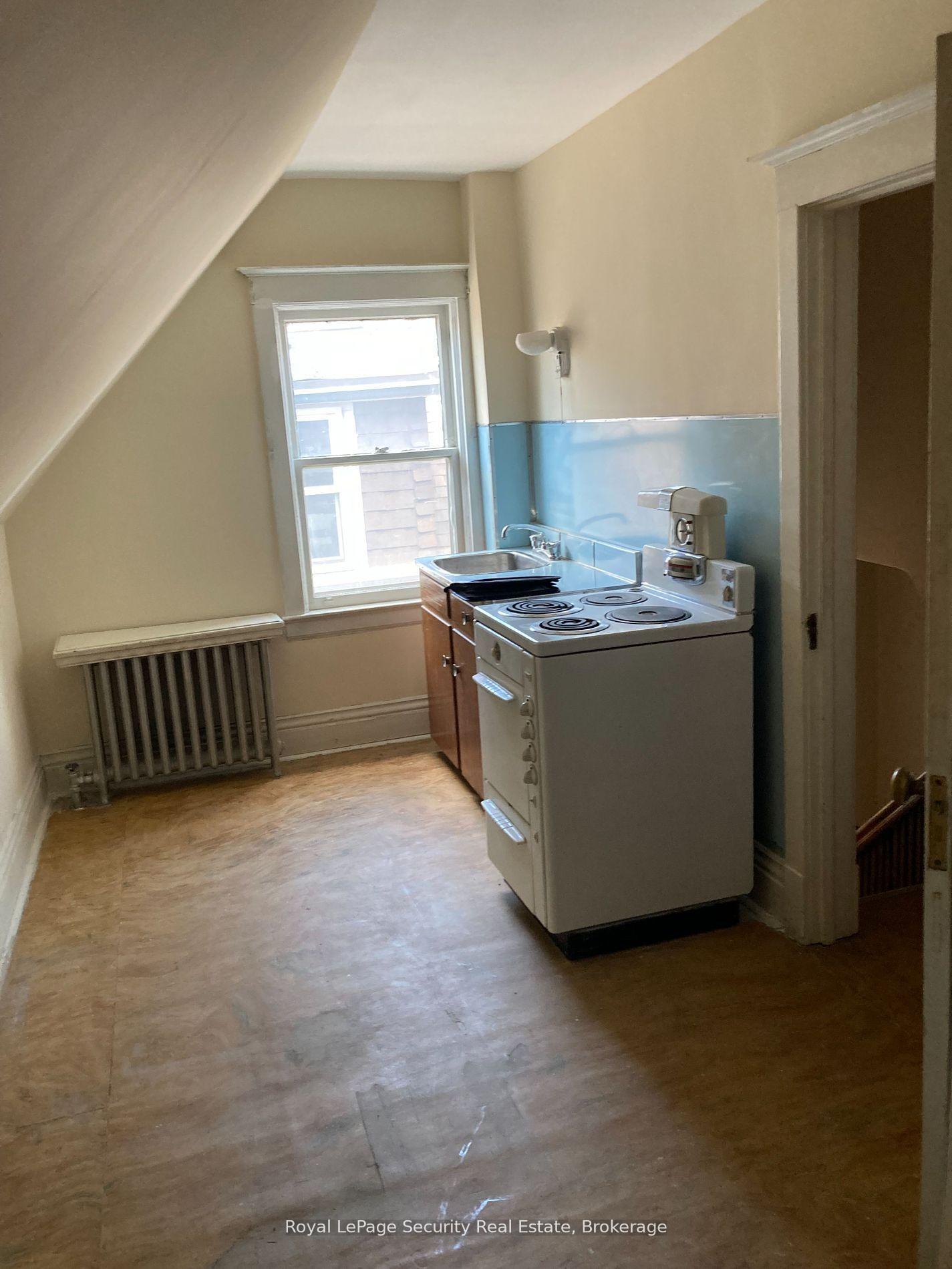 Photo 19 of 122 Delaware Avenue, Toronto, Palmerston-Little Italy — HOMEH
