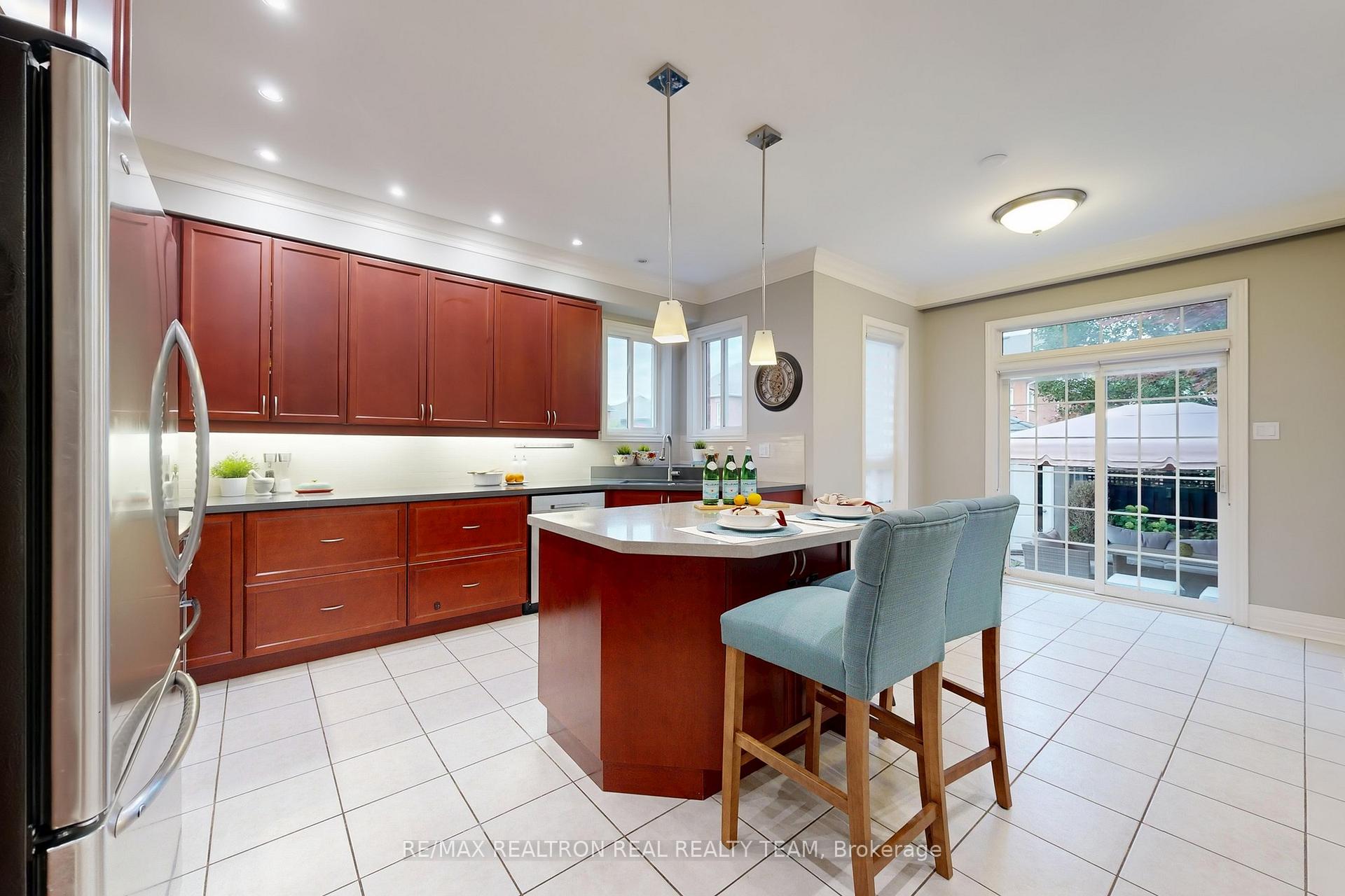 Photo 12 of 89 Cachet Boulevard, Whitby, Brooklin — HOMEH