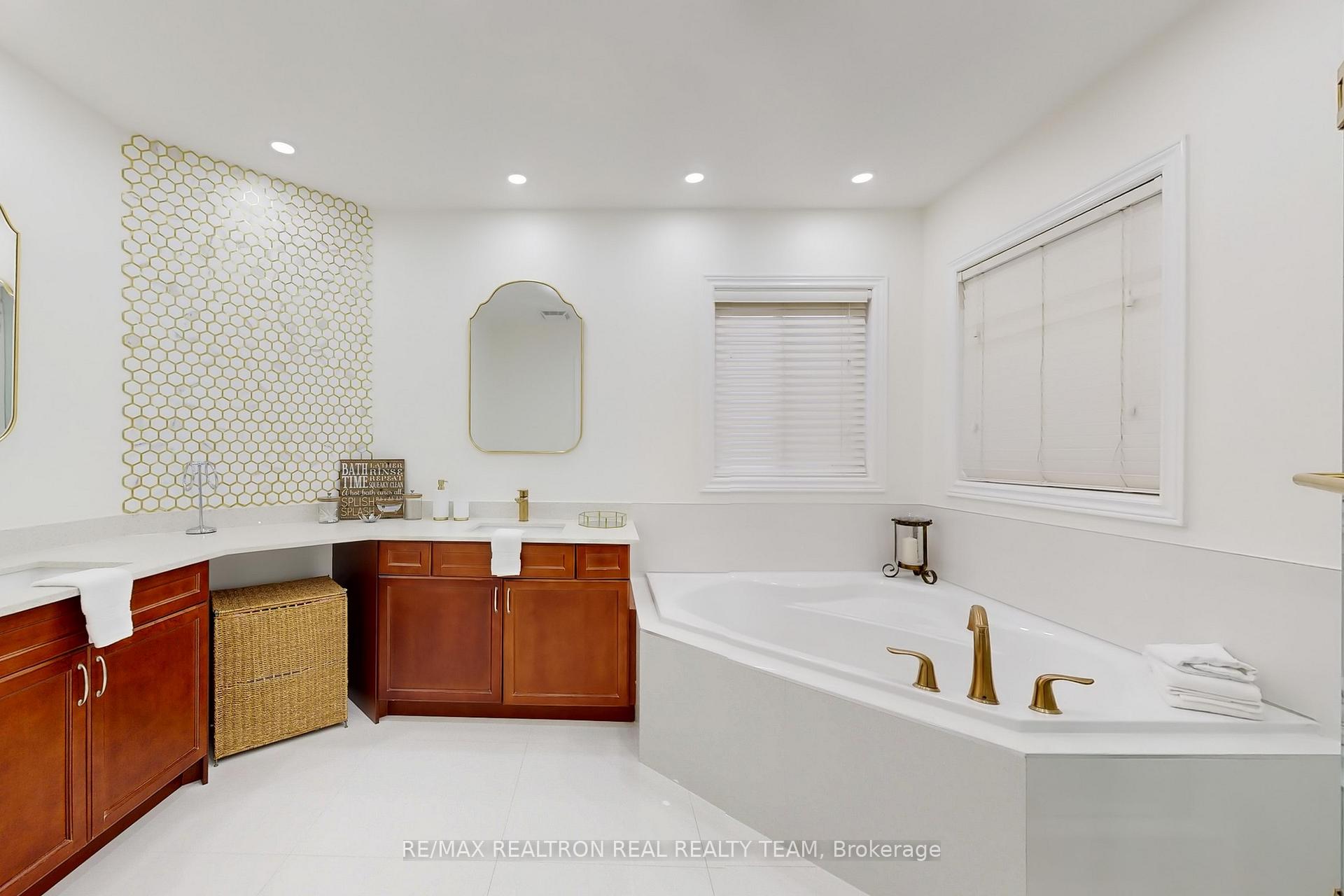 Photo 40 of 89 Cachet Boulevard, Whitby, Brooklin — HOMEH