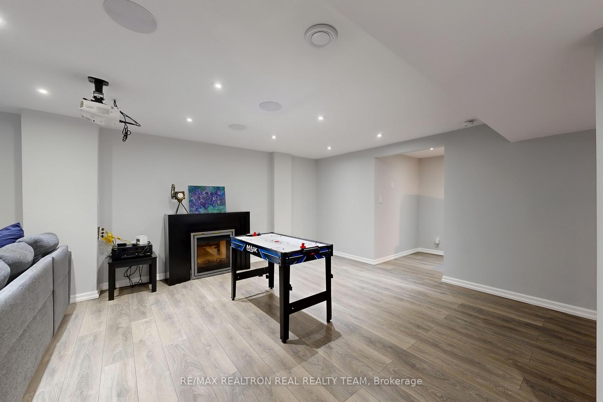 Photo 34 of 89 Cachet Boulevard, Whitby, Brooklin — HOMEH