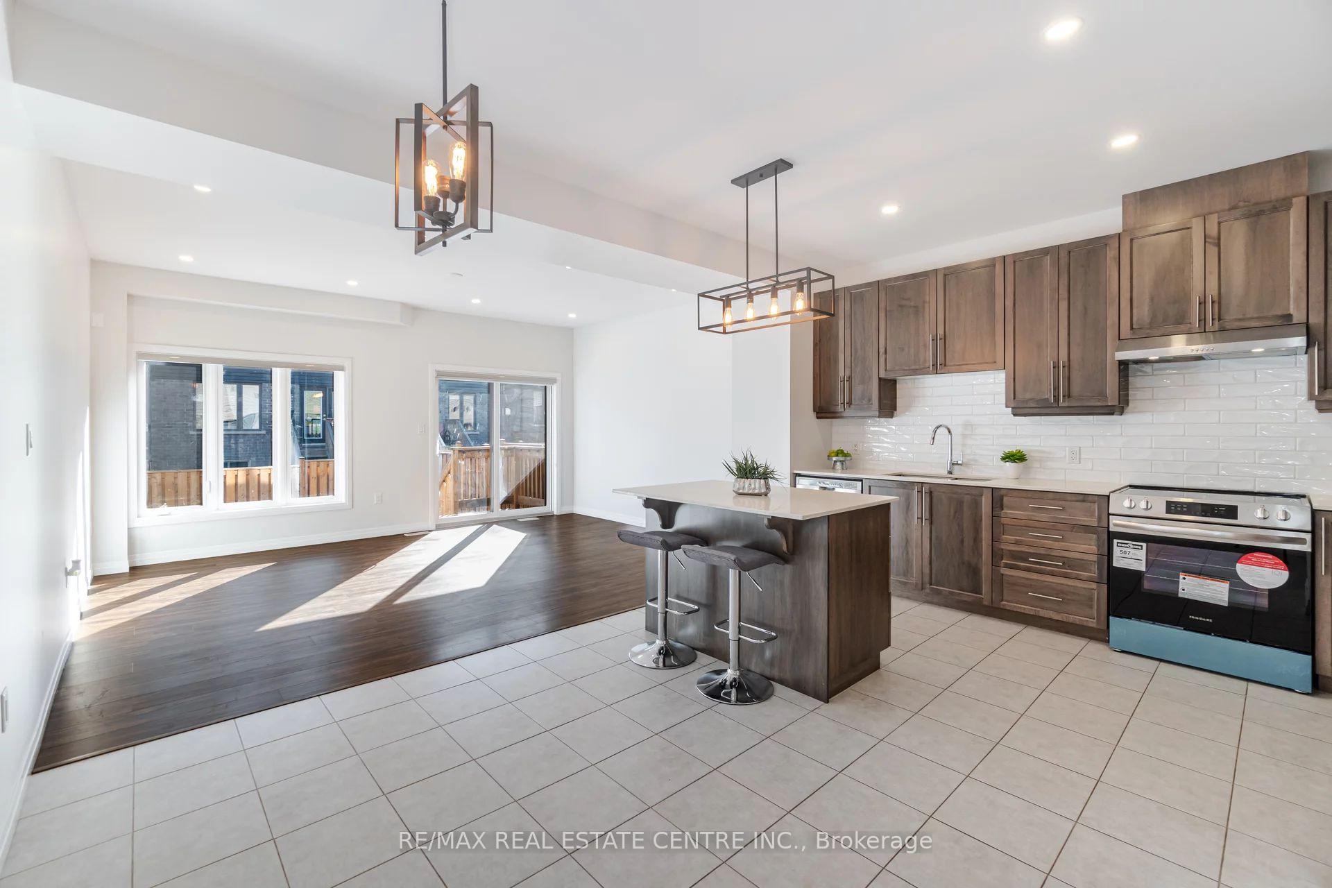 Photo 8 of Unit 48, 30 Times Square Boulevard, Hamilton, Stoney Creek Mountain — HOMEH
