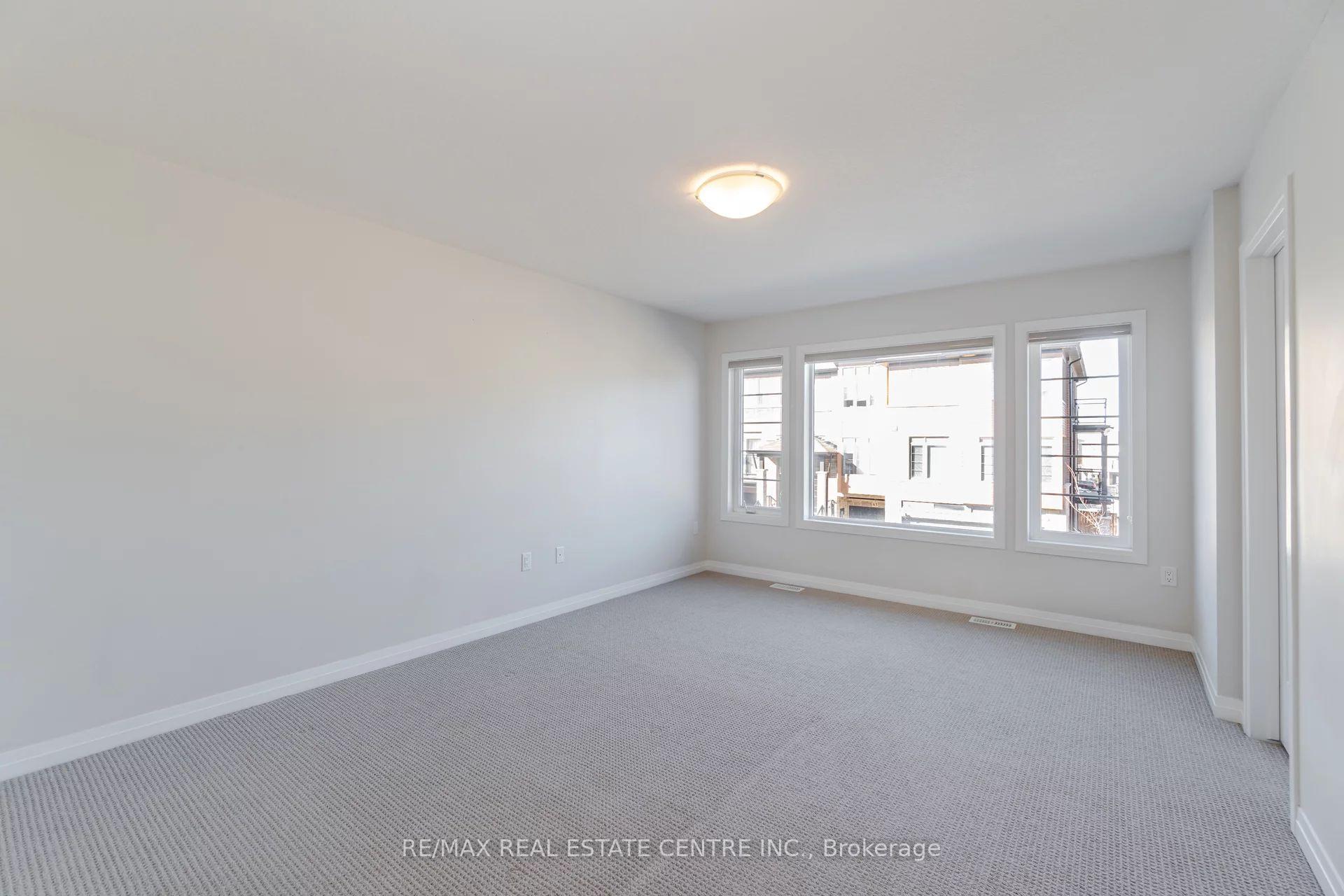 Photo 12 of Unit 48, 30 Times Square Boulevard, Hamilton, Stoney Creek Mountain — HOMEH