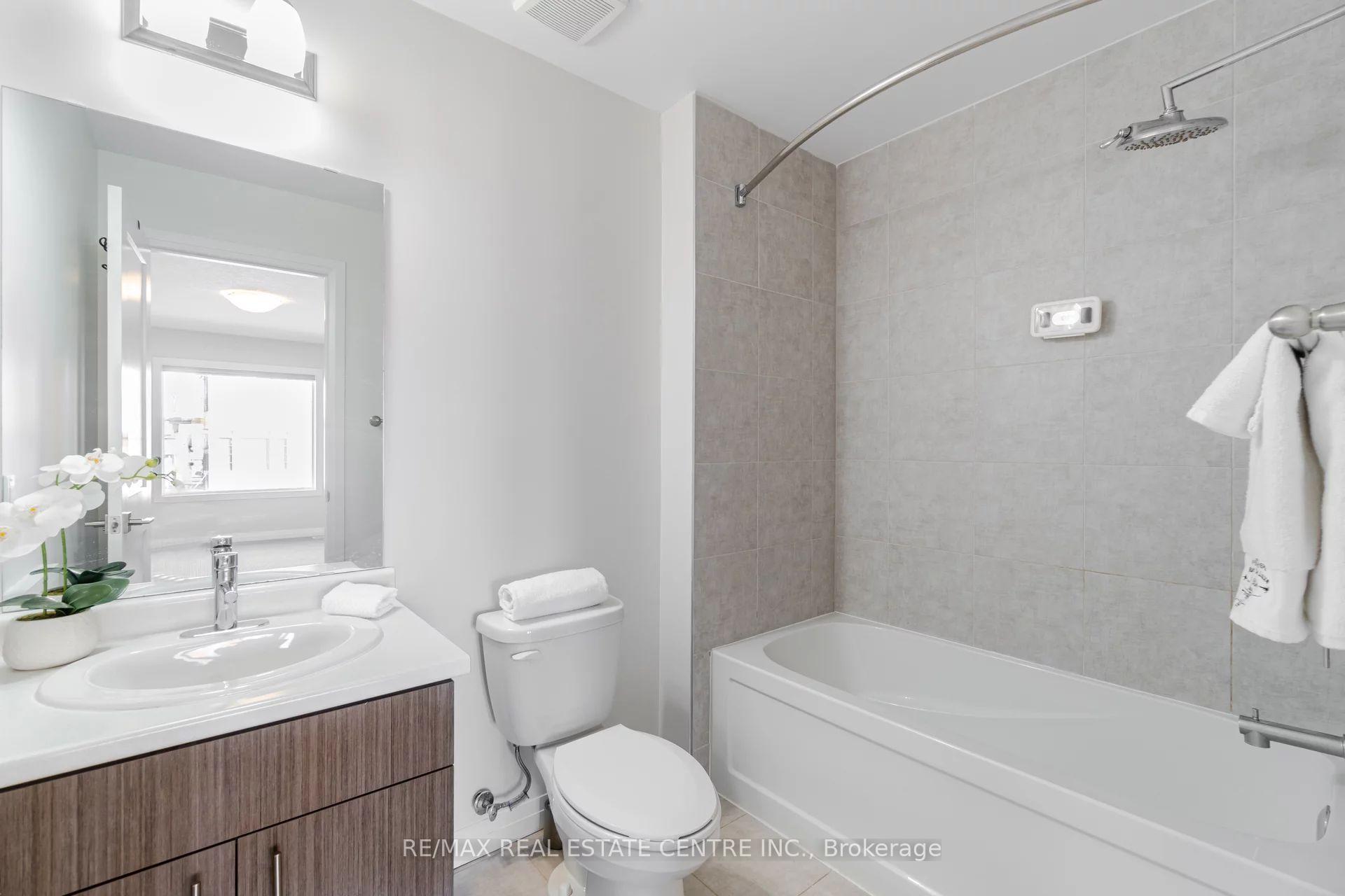 Photo 14 of Unit 48, 30 Times Square Boulevard, Hamilton, Stoney Creek Mountain — HOMEH