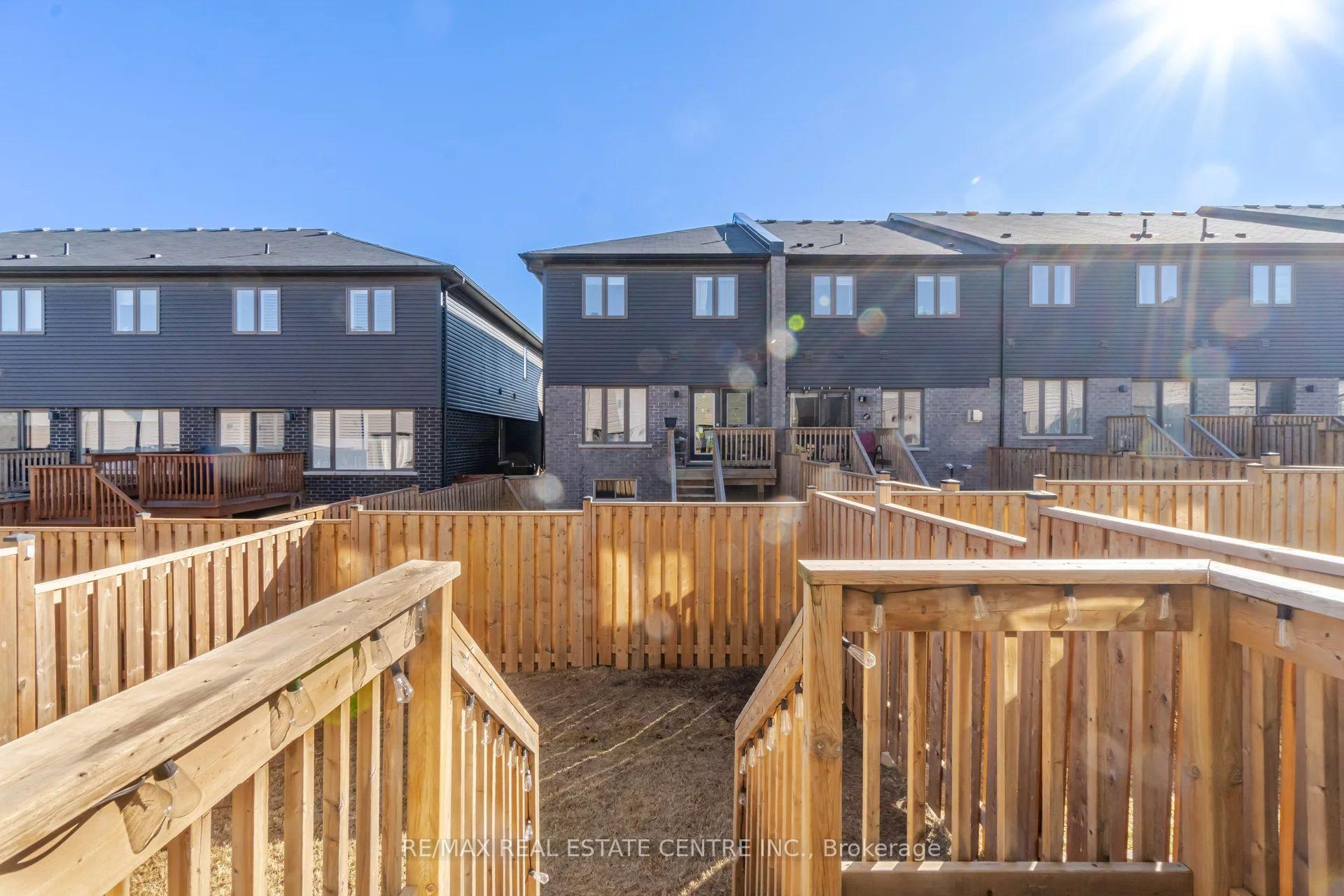 Photo 33 of Unit 48, 30 Times Square Boulevard, Hamilton, Stoney Creek Mountain — HOMEH