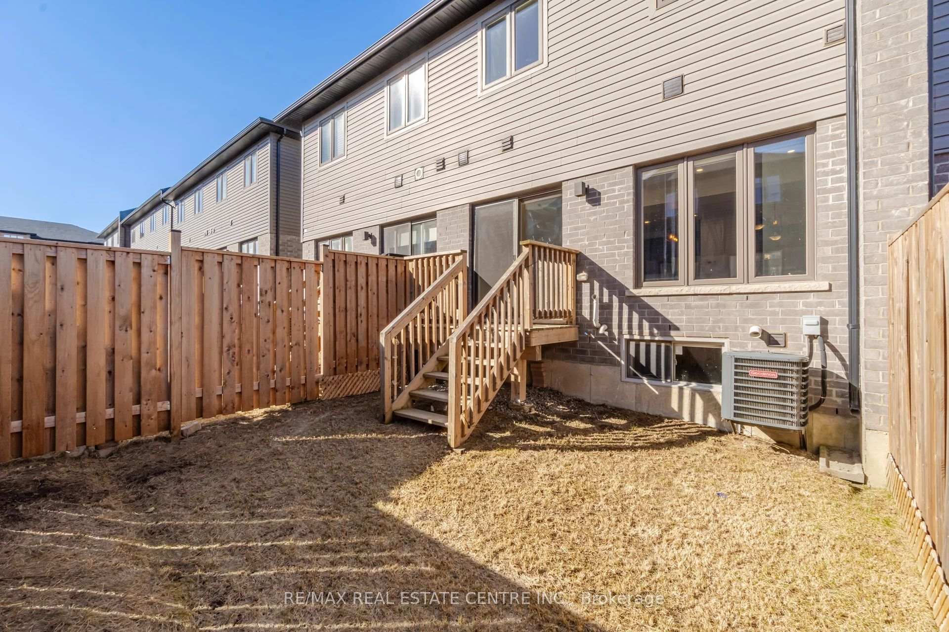 Photo 34 of Unit 48, 30 Times Square Boulevard, Hamilton, Stoney Creek Mountain — HOMEH