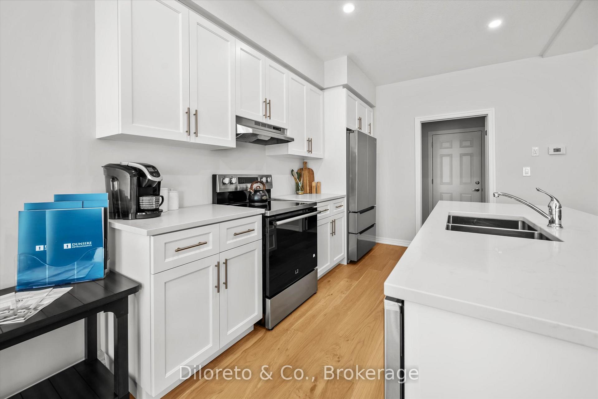 Photo 28 of 29 Bromley Drive, St. Catharines, Port Weller — HOMEH