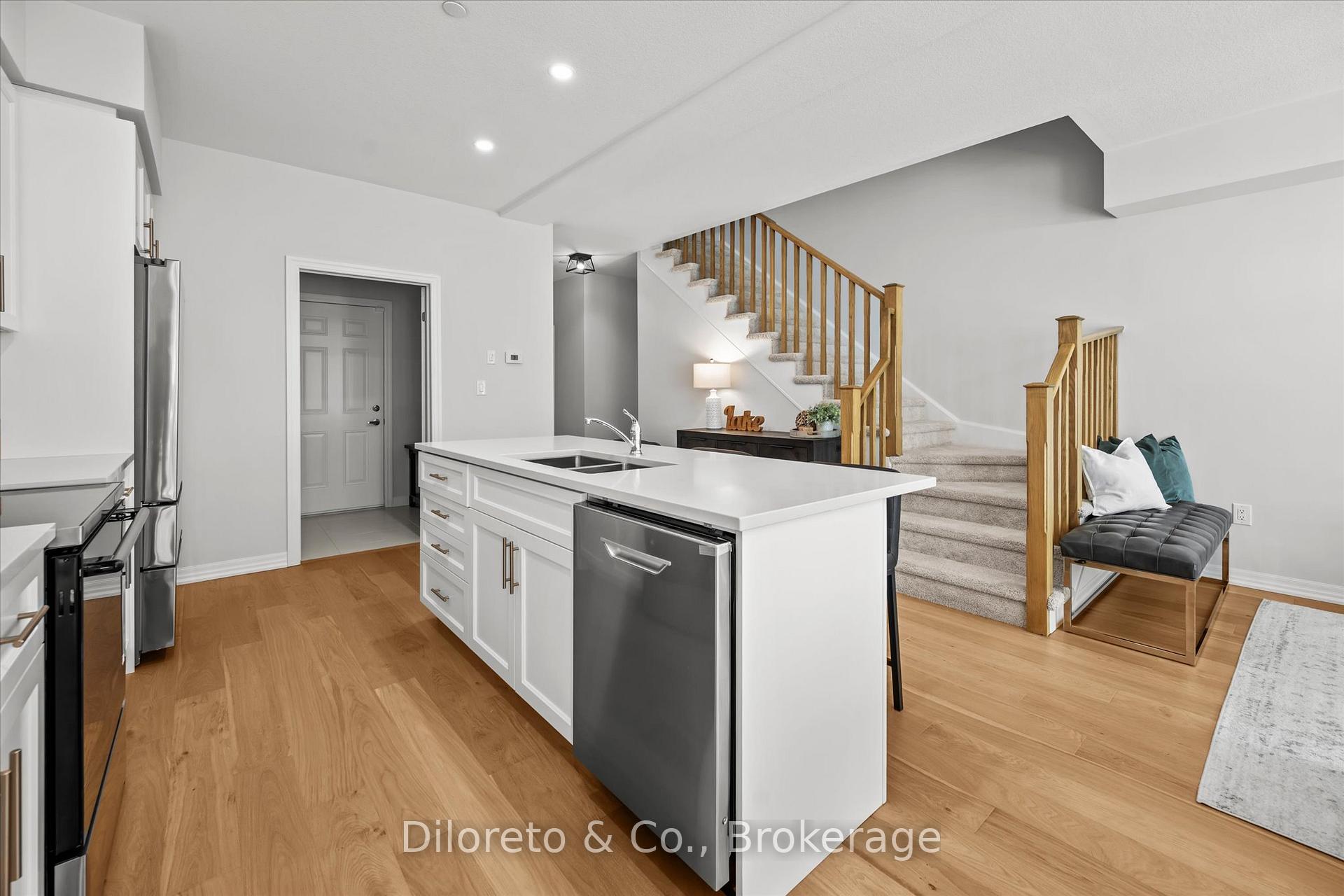 Photo 12 of 29 Bromley Drive, St. Catharines, Port Weller — HOMEH