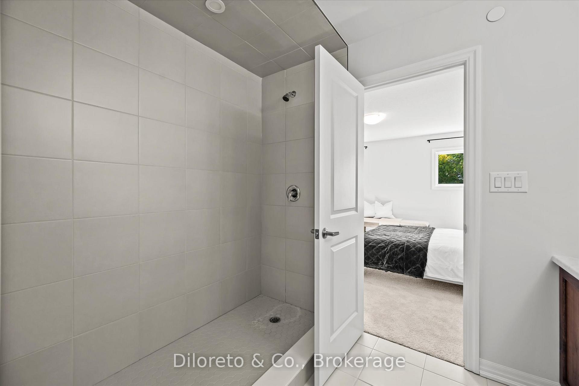Photo 32 of 29 Bromley Drive, St. Catharines, Port Weller — HOMEH