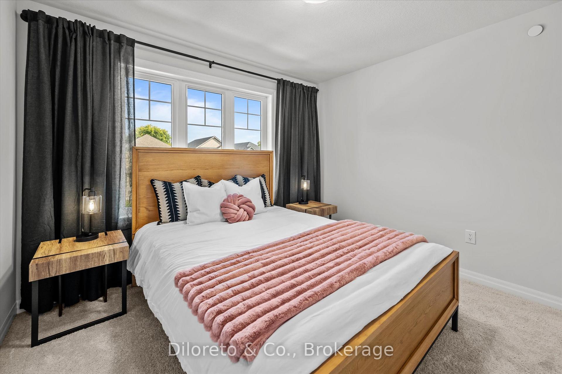 Photo 25 of 29 Bromley Drive, St. Catharines, Port Weller — HOMEH