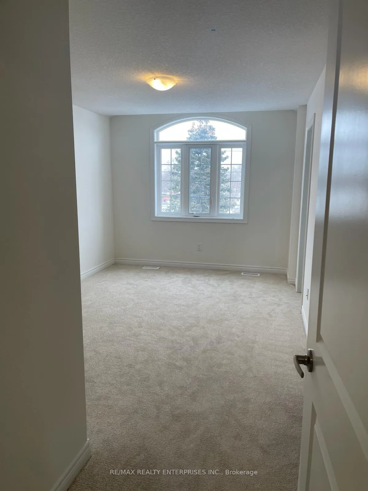 Photo 4 of 16 Vickers Road, Hamilton, Hill Park — HOMEH