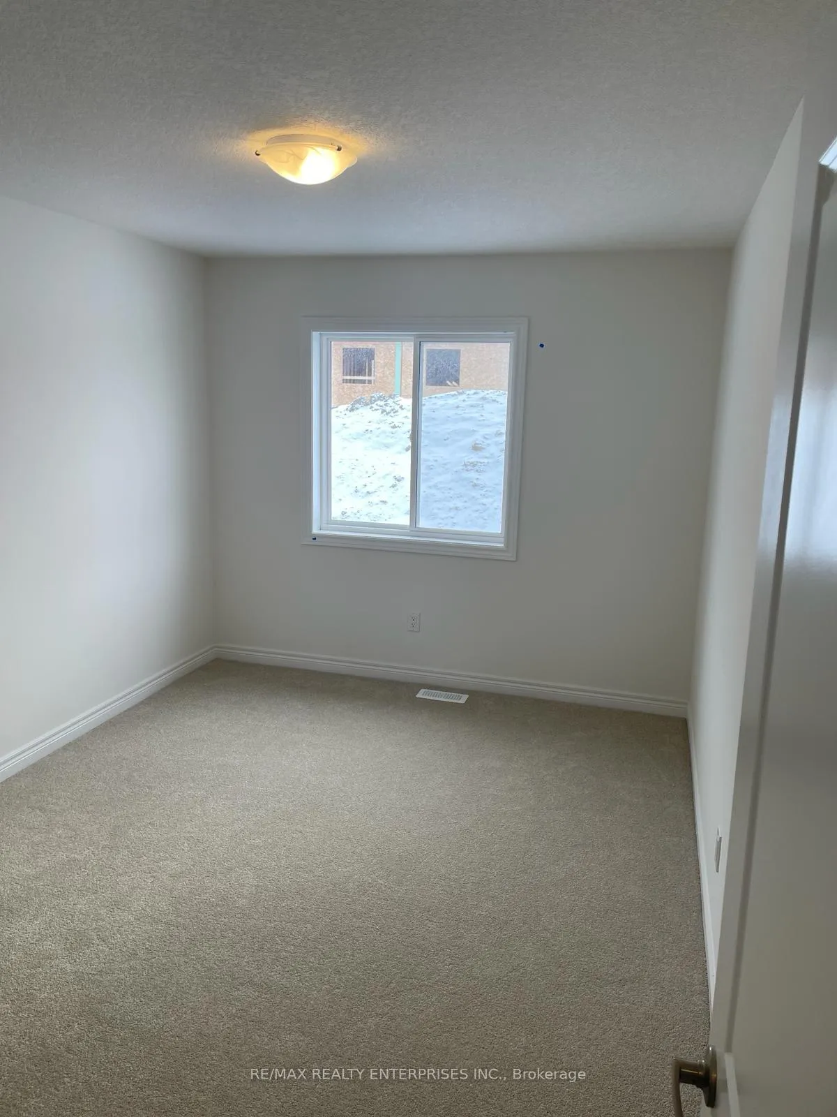 Photo 6 of 16 Vickers Road, Hamilton, Hill Park — HOMEH