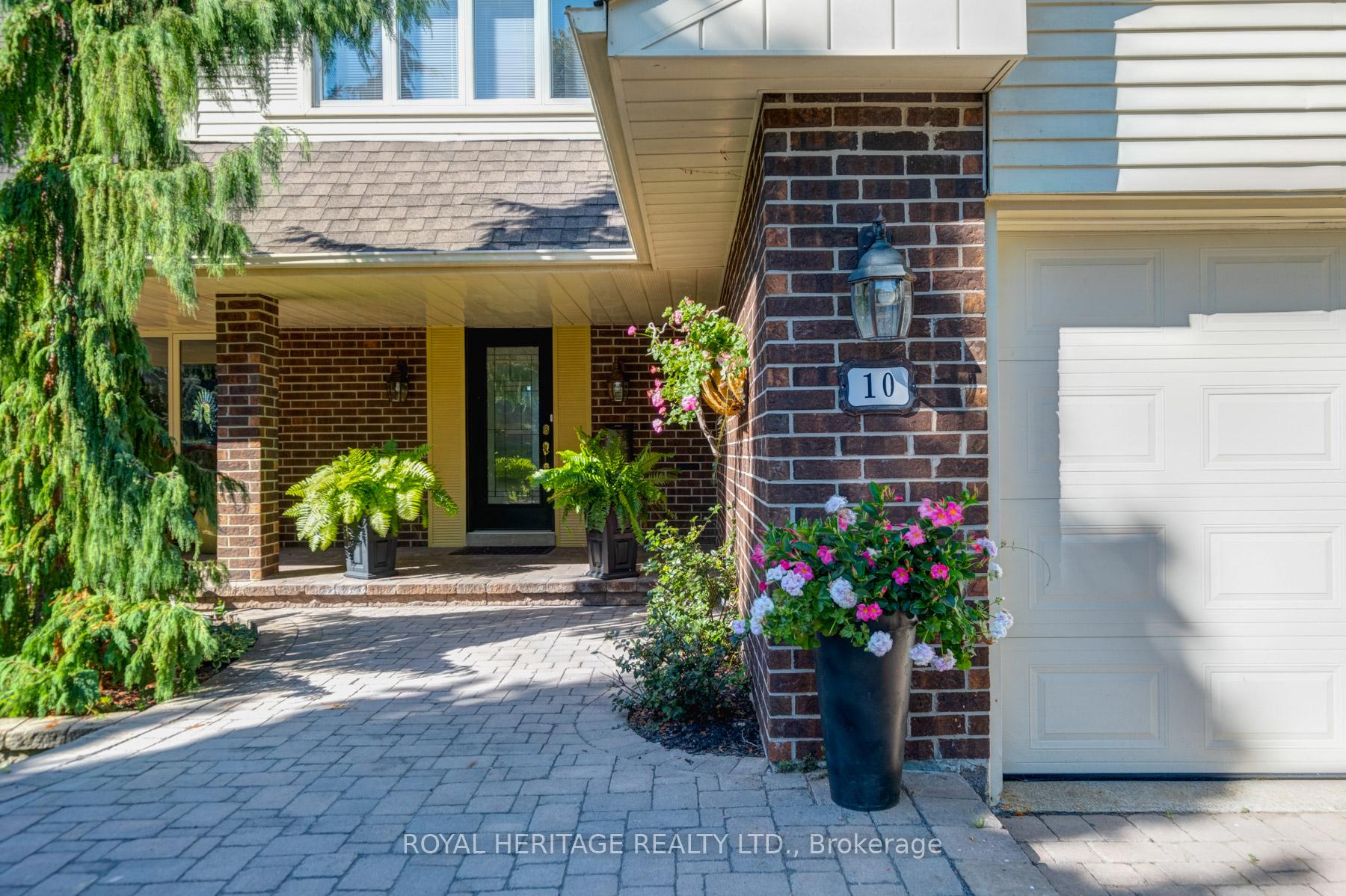 Photo 2 of 10 Anstead Crescent, Ajax, South West — HOMEH