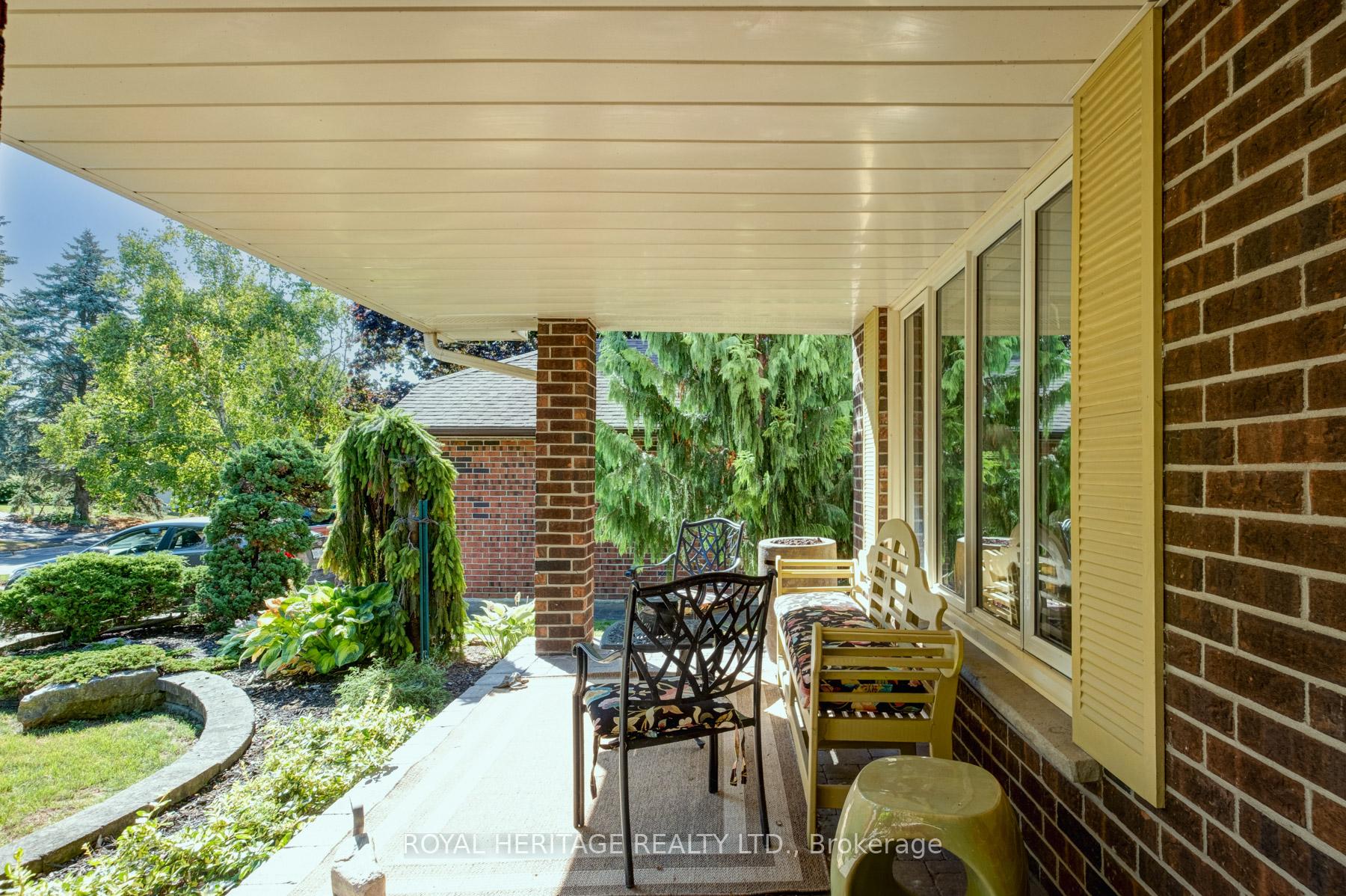 Photo 4 of 10 Anstead Crescent, Ajax, South West — HOMEH