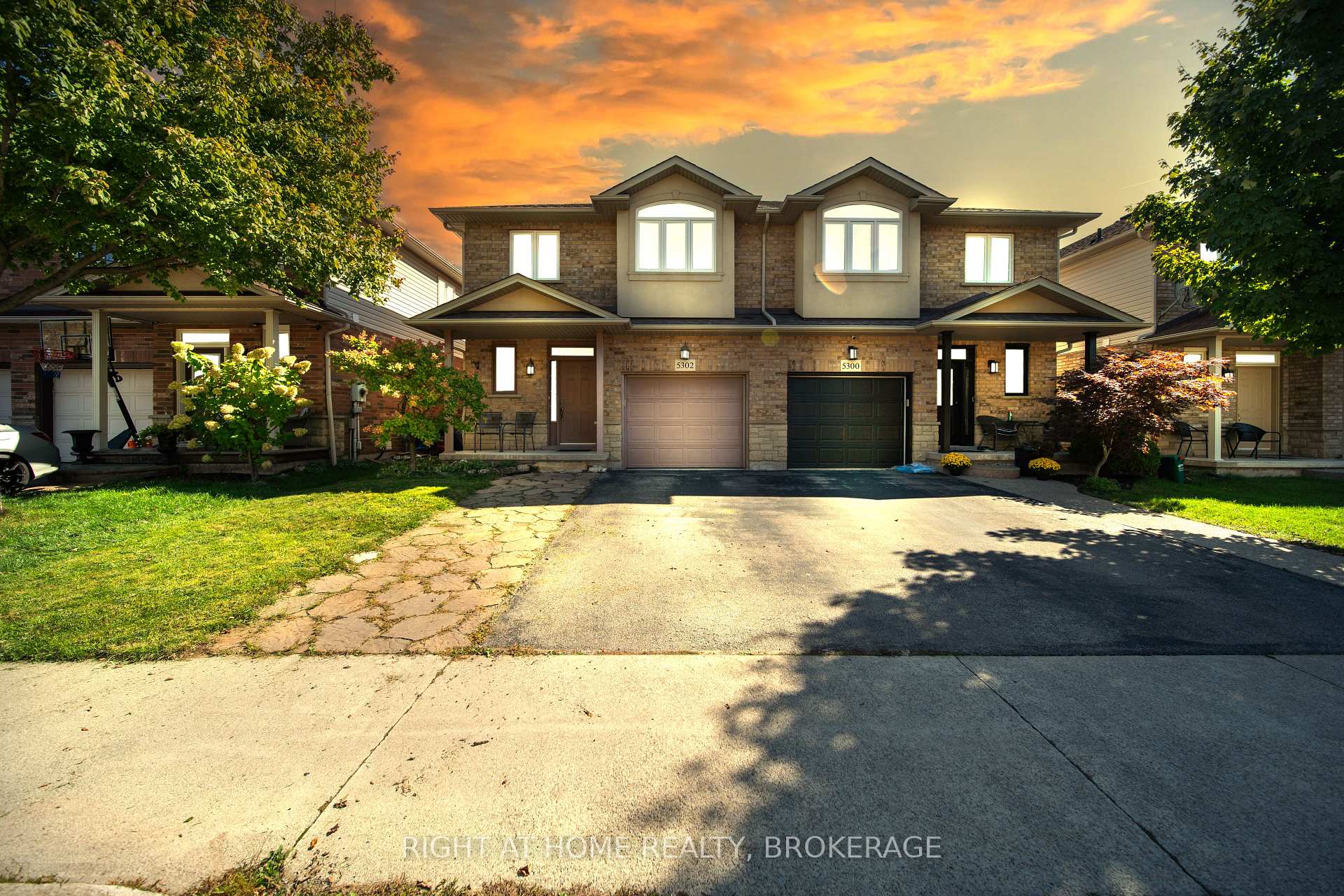 Front of 5302 Picketts Way E