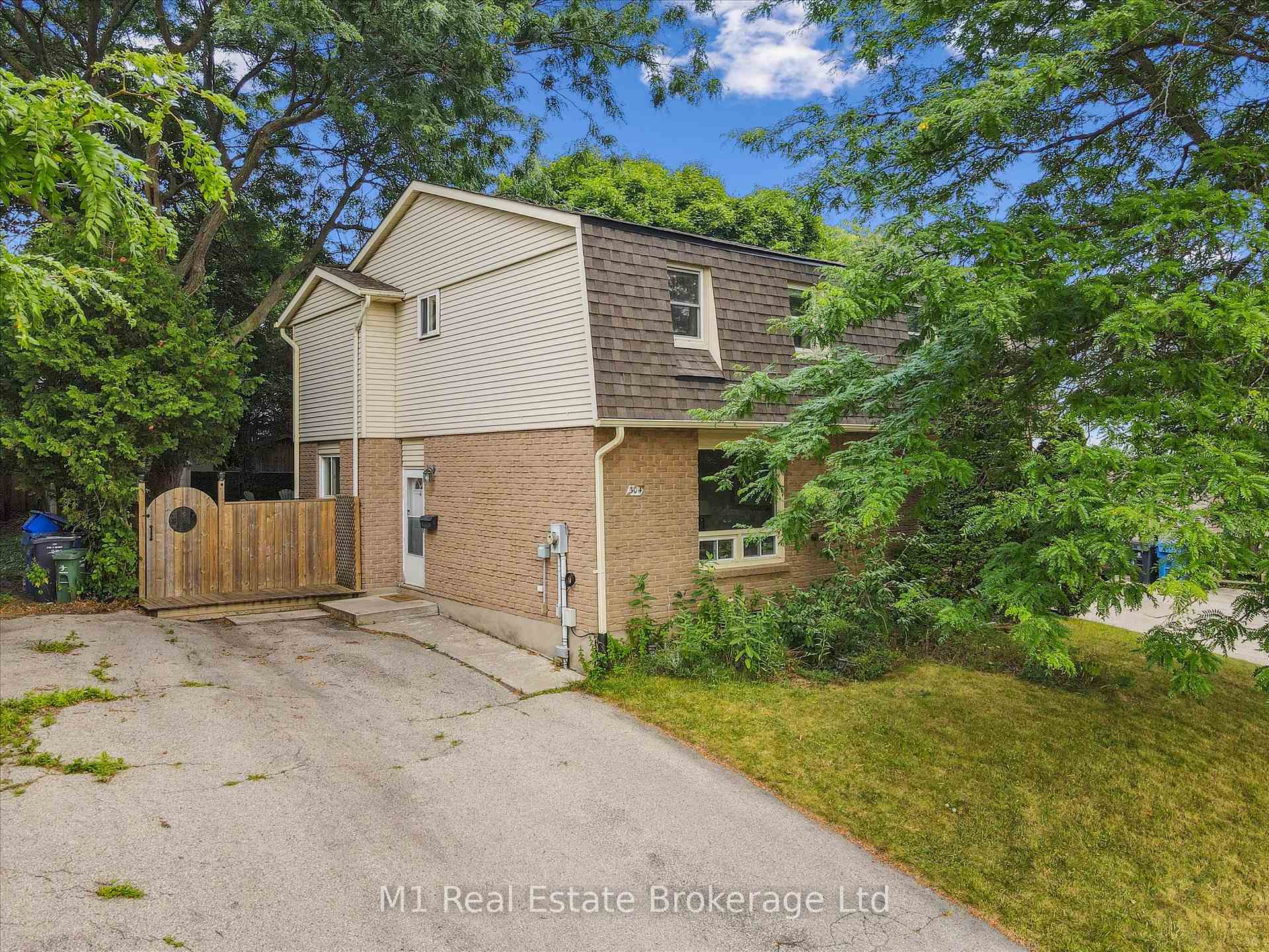 Photo 2 of 304 Cole Road, Guelph, Kortright West — HOMEH