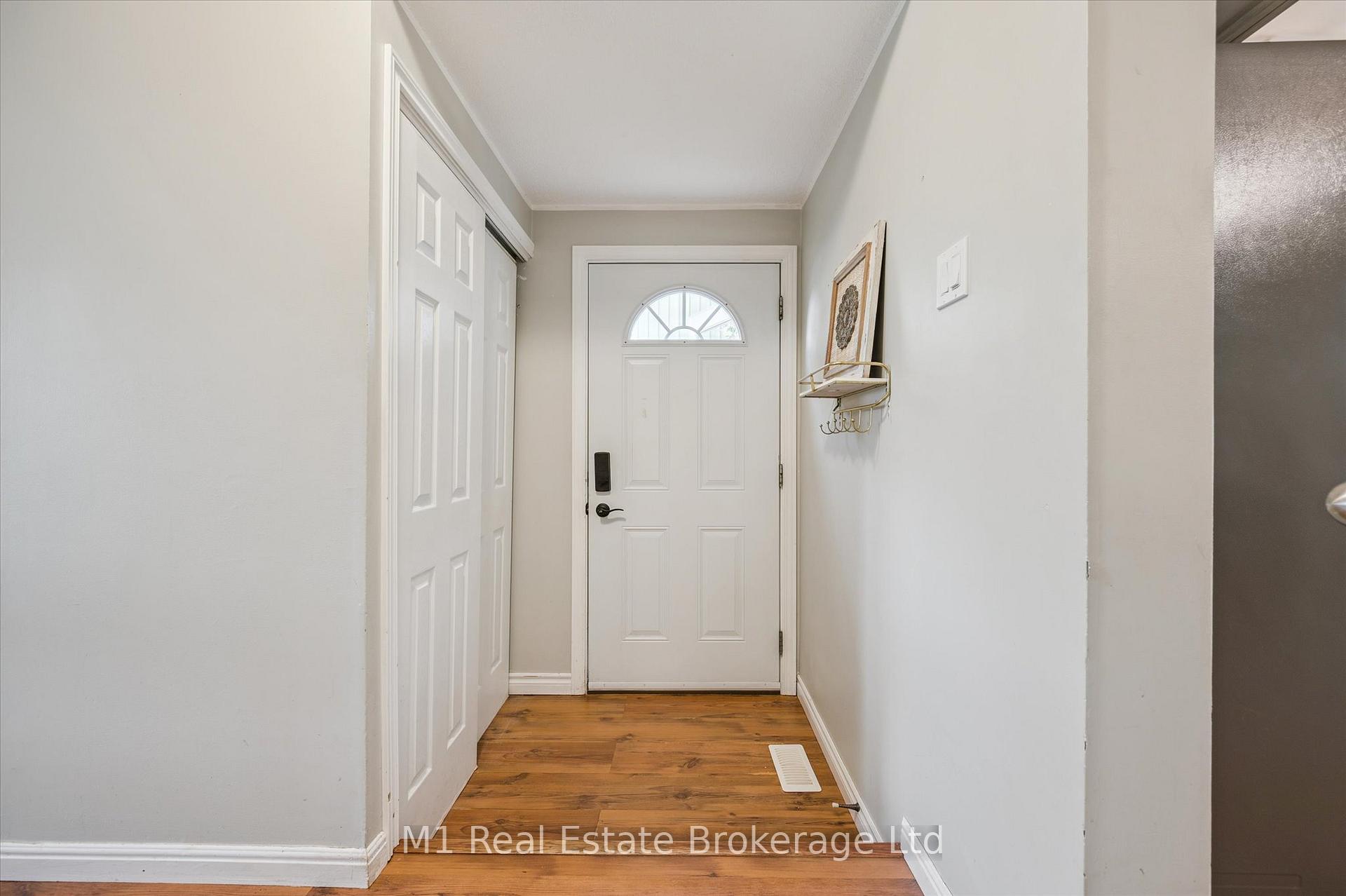 Photo 4 of 304 Cole Road, Guelph, Kortright West — HOMEH