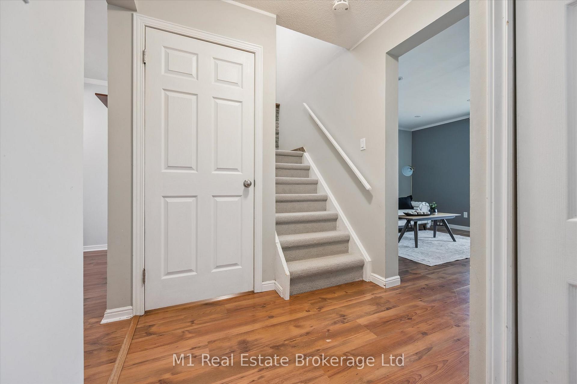 Photo 5 of 304 Cole Road, Guelph, Kortright West — HOMEH