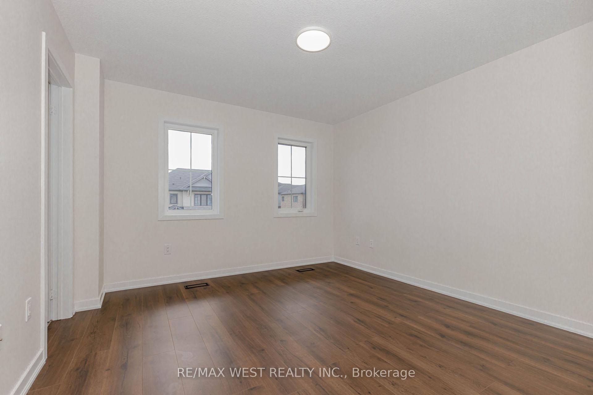 Photo 16 of 74 Pagebrook Crescent, Hamilton, Stoney Creek Mountain — HOMEH