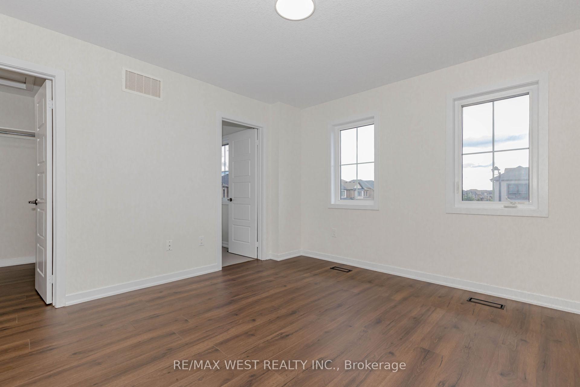 Photo 17 of 74 Pagebrook Crescent, Hamilton, Stoney Creek Mountain — HOMEH