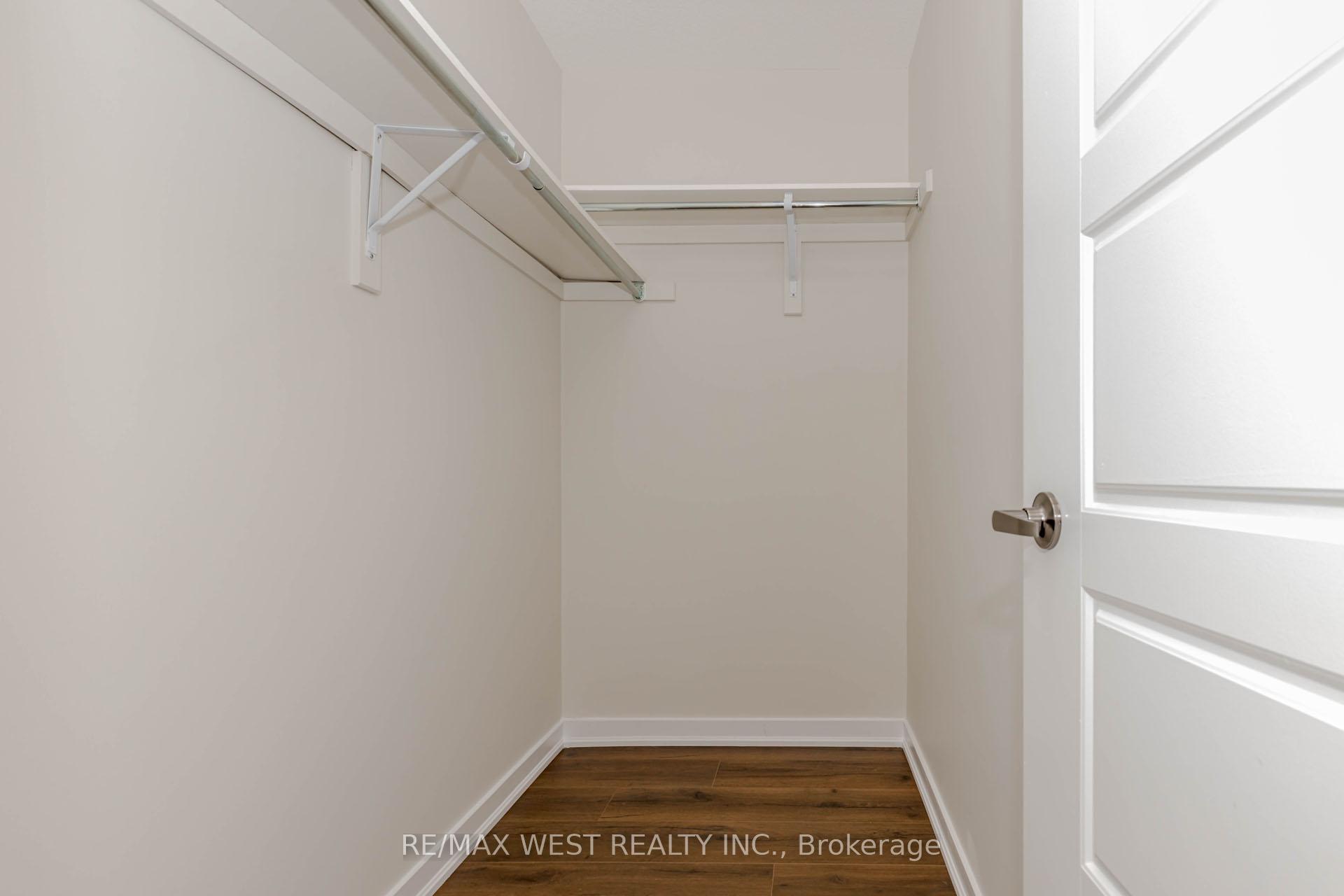 Photo 15 of 74 Pagebrook Crescent, Hamilton, Stoney Creek Mountain — HOMEH