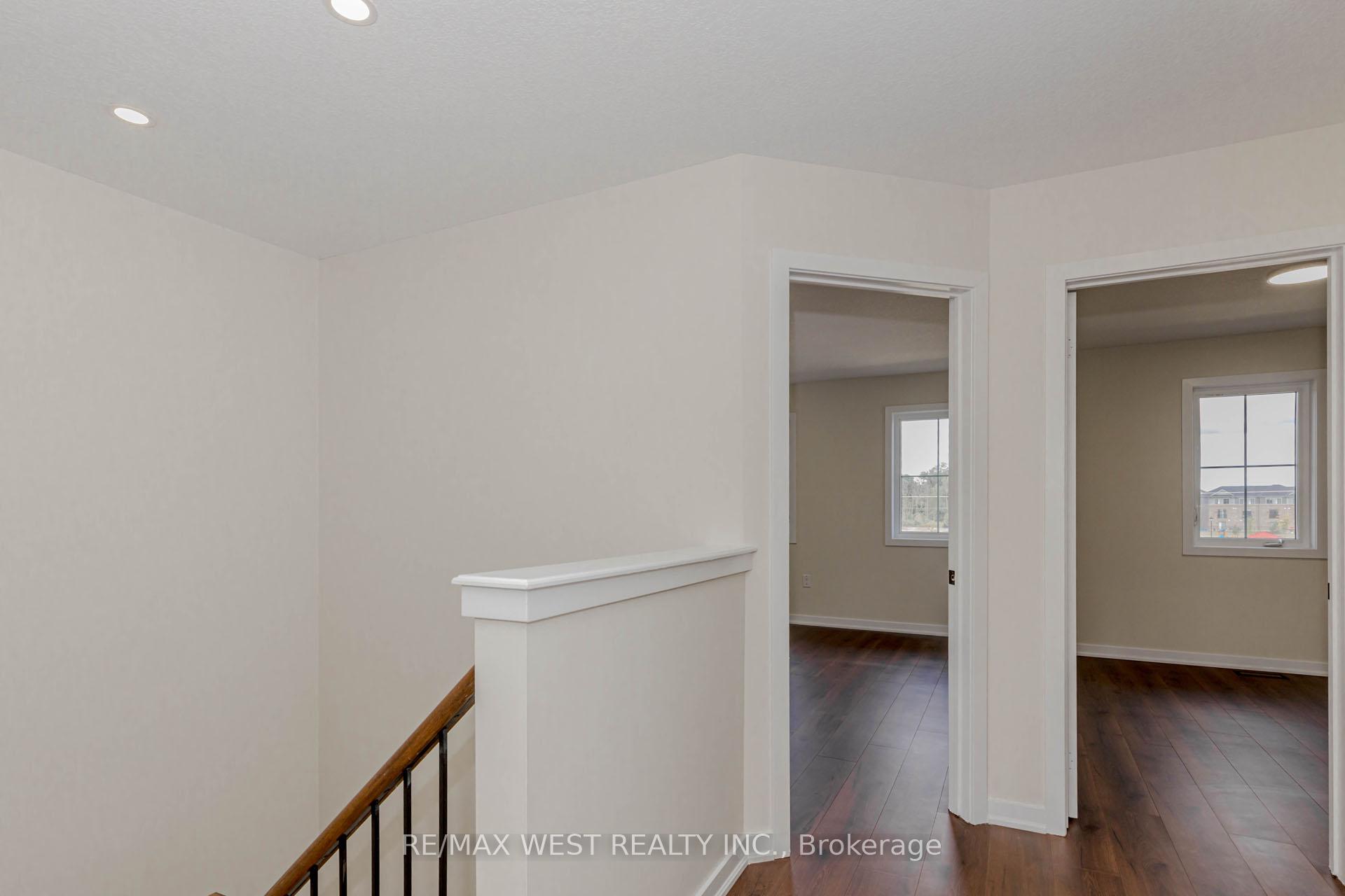 Photo 20 of 74 Pagebrook Crescent, Hamilton, Stoney Creek Mountain — HOMEH