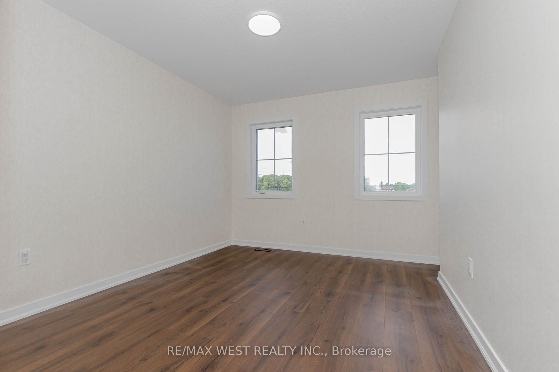 Photo 19 of 74 Pagebrook Crescent, Hamilton, Stoney Creek Mountain — HOMEH