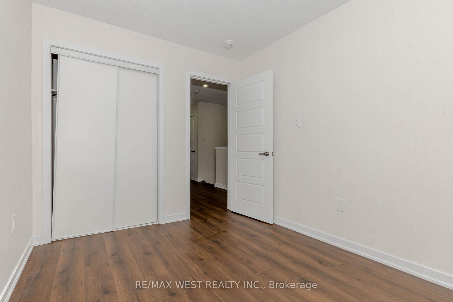 Photo 21 of 74 Pagebrook Crescent, Hamilton, Stoney Creek Mountain — HOMEH