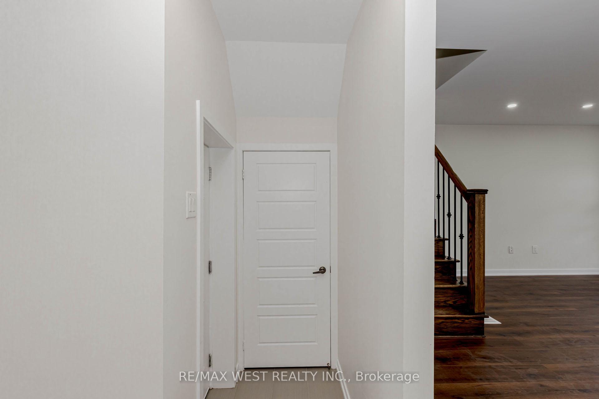 Photo 25 of 74 Pagebrook Crescent, Hamilton, Stoney Creek Mountain — HOMEH