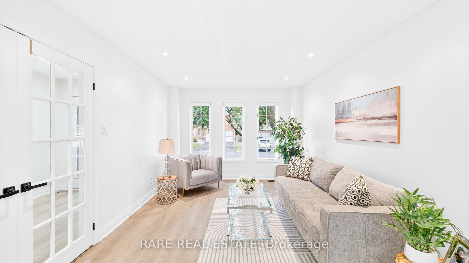 Photo 7 of 6 Carmichael Drive, Whitby, Pringle Creek — HOMEH