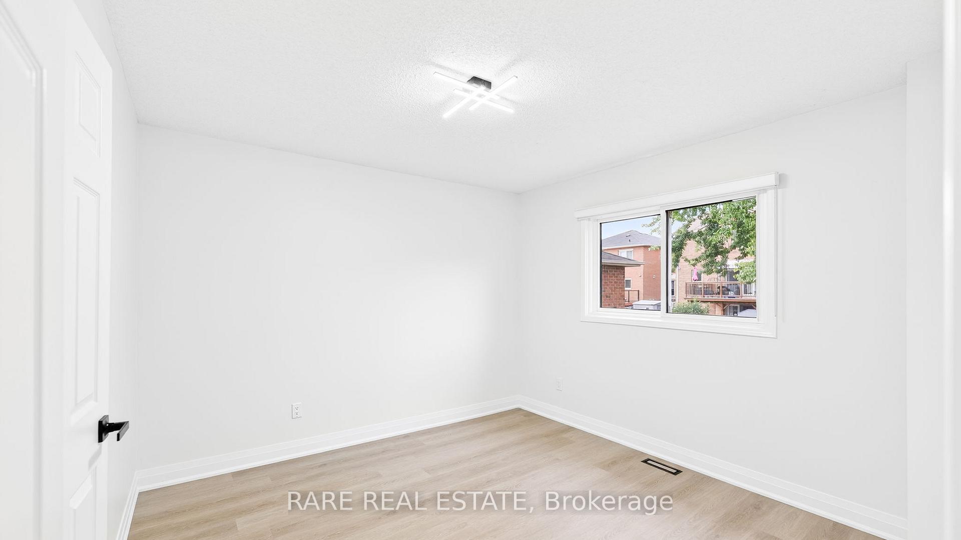Photo 14 of 6 Carmichael Drive, Whitby, Pringle Creek — HOMEH