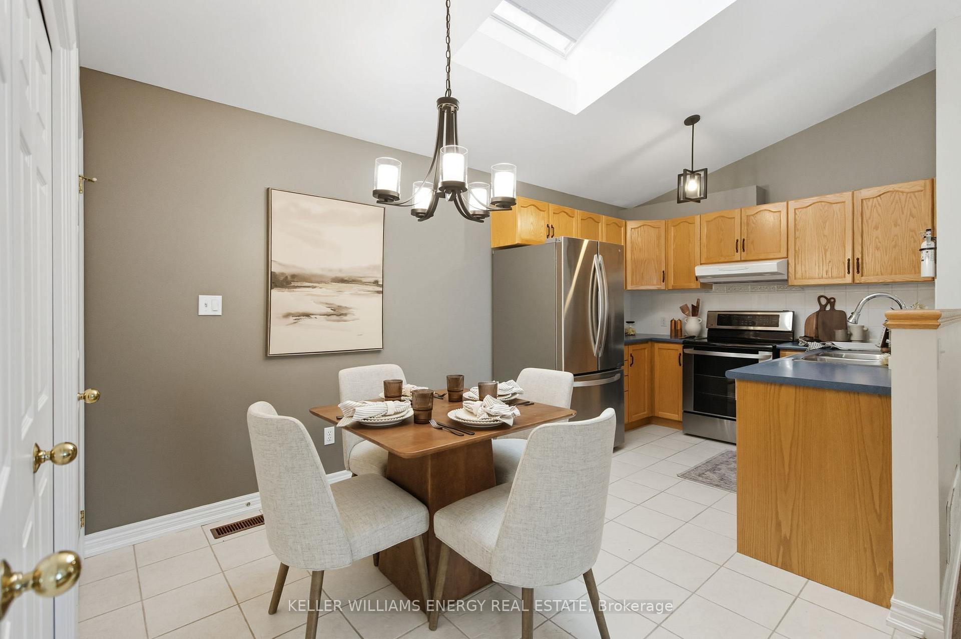 Photo 7 of 1 Daiseyfield Avenue, Clarington, Courtice — HOMEH