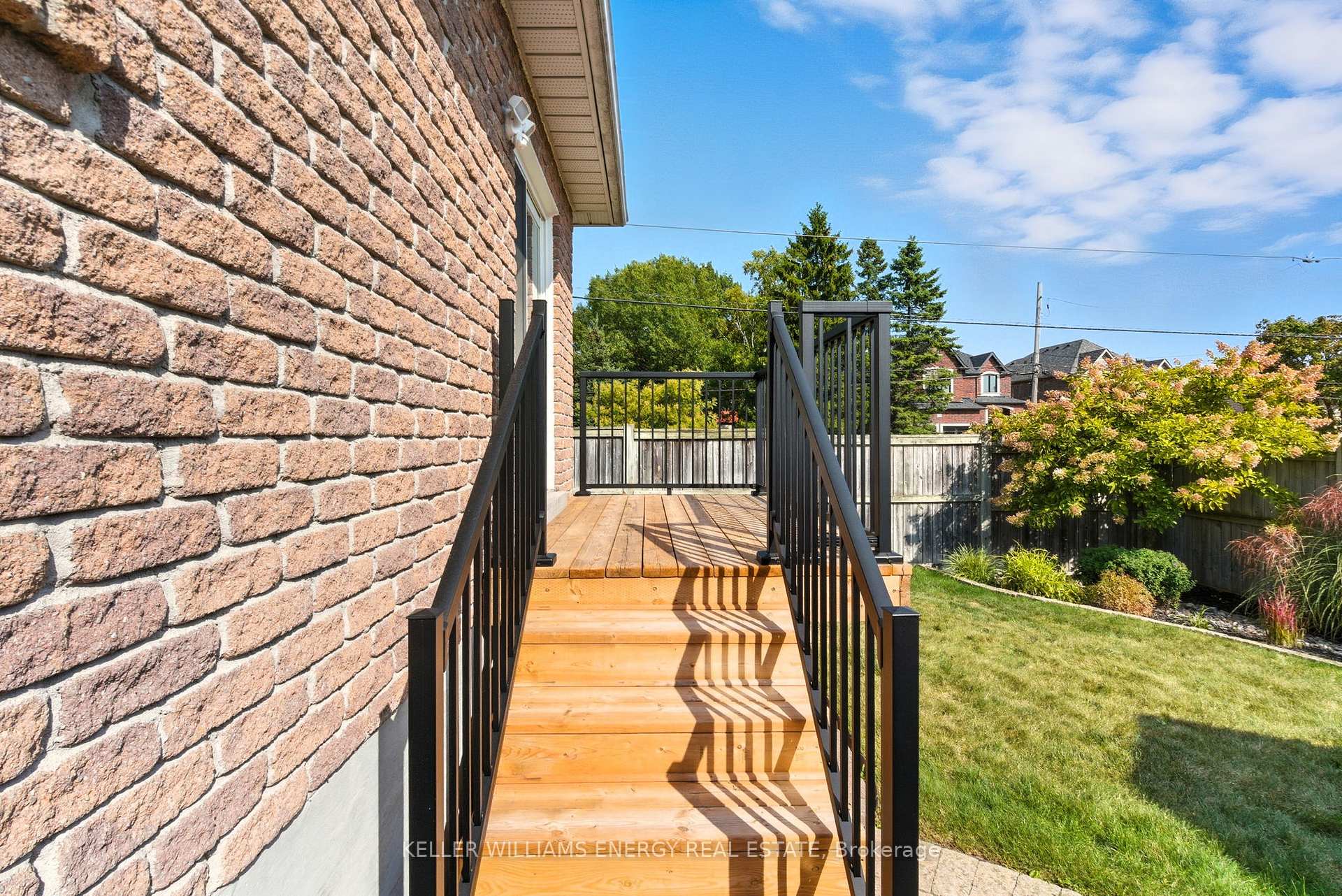 Photo 42 of 1 Daiseyfield Avenue, Clarington, Courtice — HOMEH