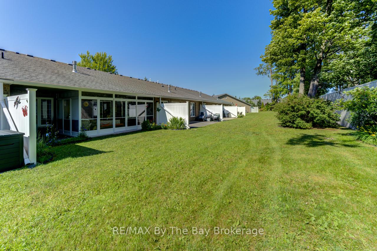 Photo 6 of 45 Meadow Lane, Wasaga Beach — HOMEH