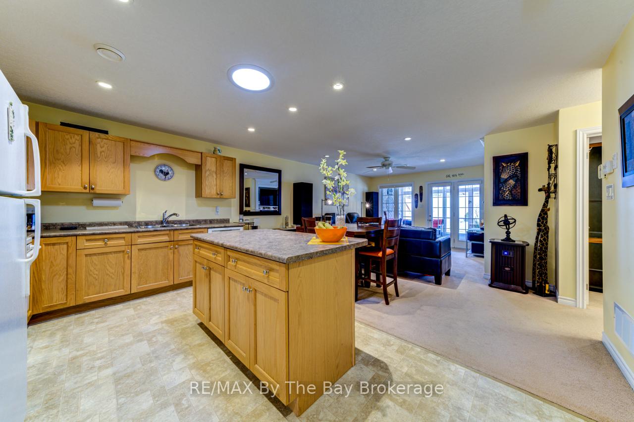 Photo 5 of 45 Meadow Lane, Wasaga Beach — HOMEH