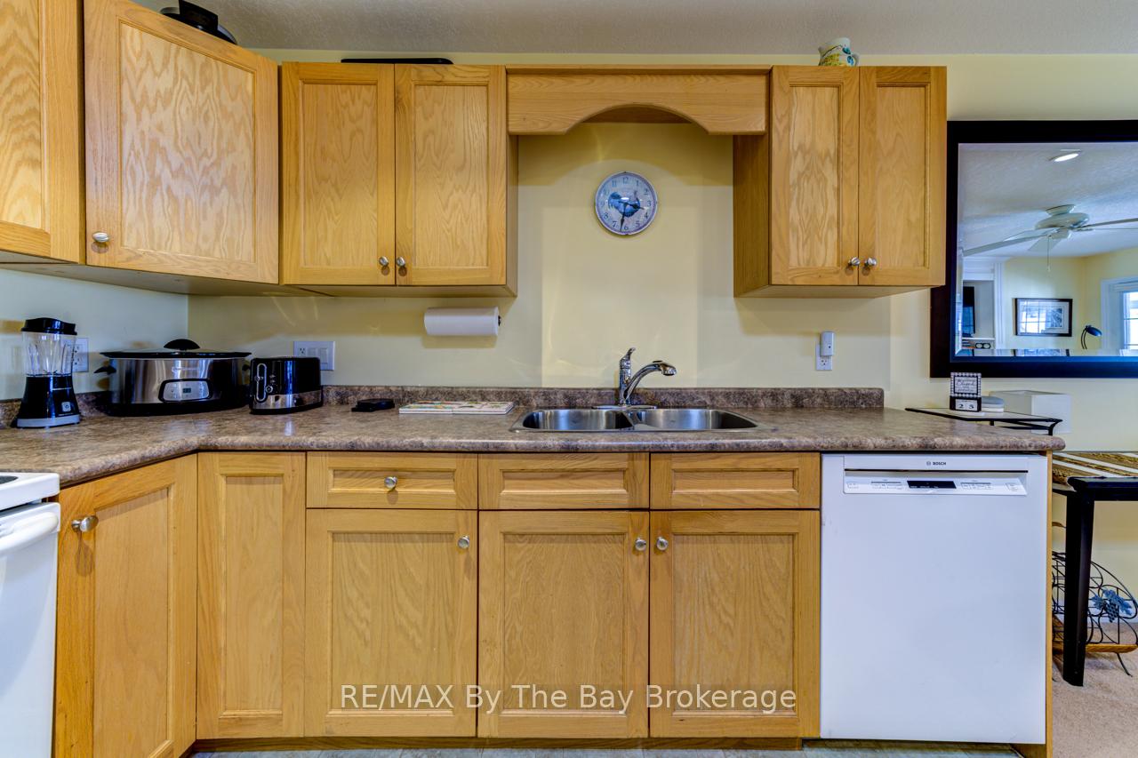 Photo 12 of 45 Meadow Lane, Wasaga Beach — HOMEH