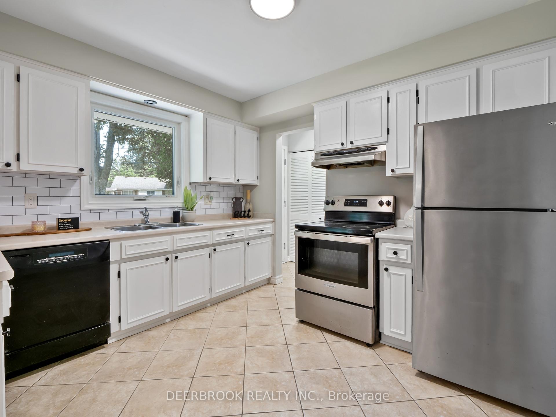 Photo 6 of 5710 Dalton Avenue, LaSalle — HOMEH