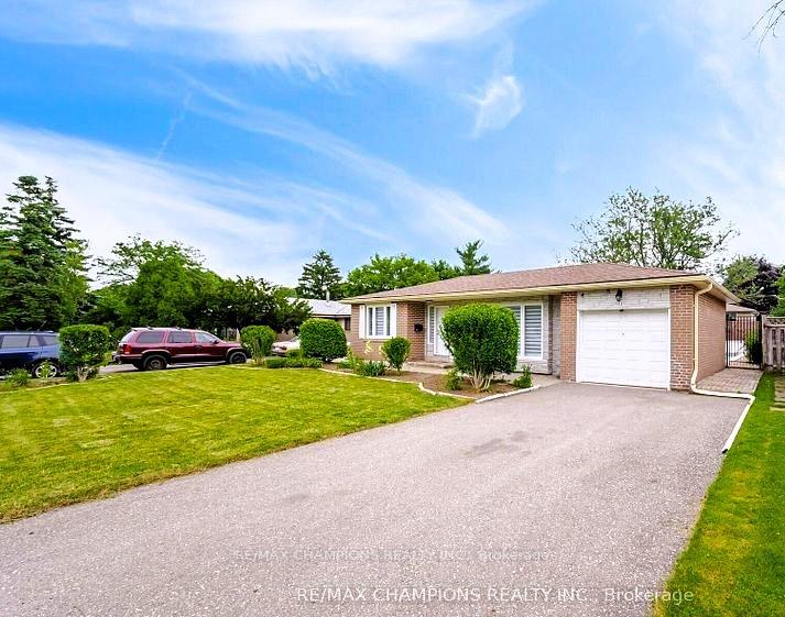 Photo 3 of 53 Beechwood Crescent, Brampton, Avondale — HOMEH