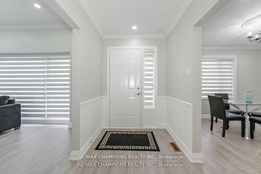 Photo 5 of 53 Beechwood Crescent, Brampton, Avondale — HOMEH