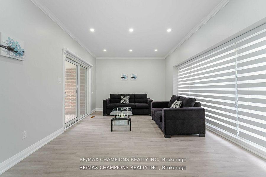 Photo 8 of 53 Beechwood Crescent, Brampton, Avondale — HOMEH
