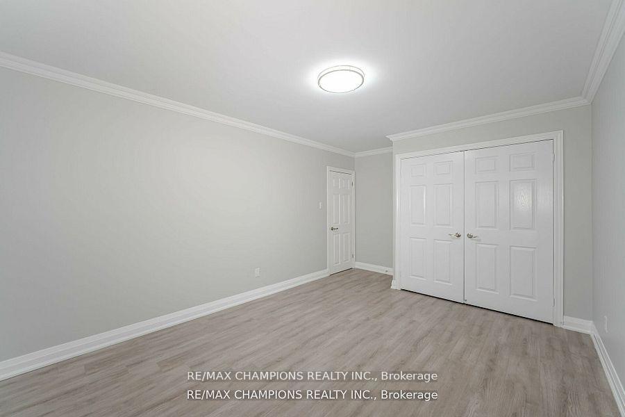 Photo 7 of 53 Beechwood Crescent, Brampton, Avondale — HOMEH